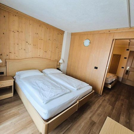 ליביניו Hotel Angelica מראה חיצוני תמונה