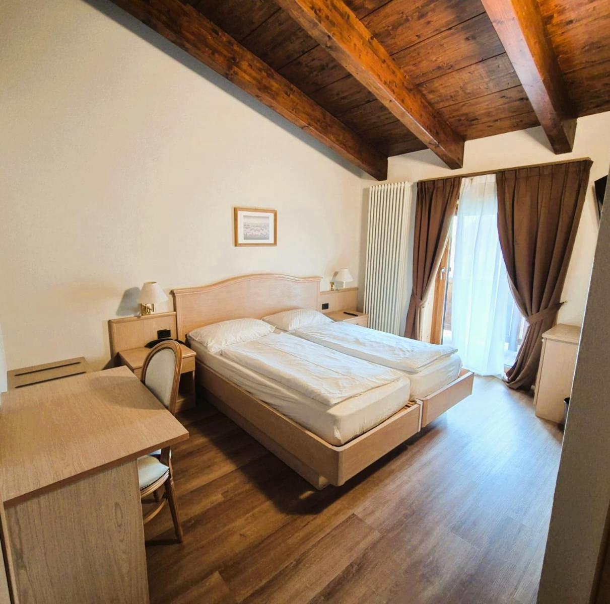 ליביניו Hotel Angelica מראה חיצוני תמונה