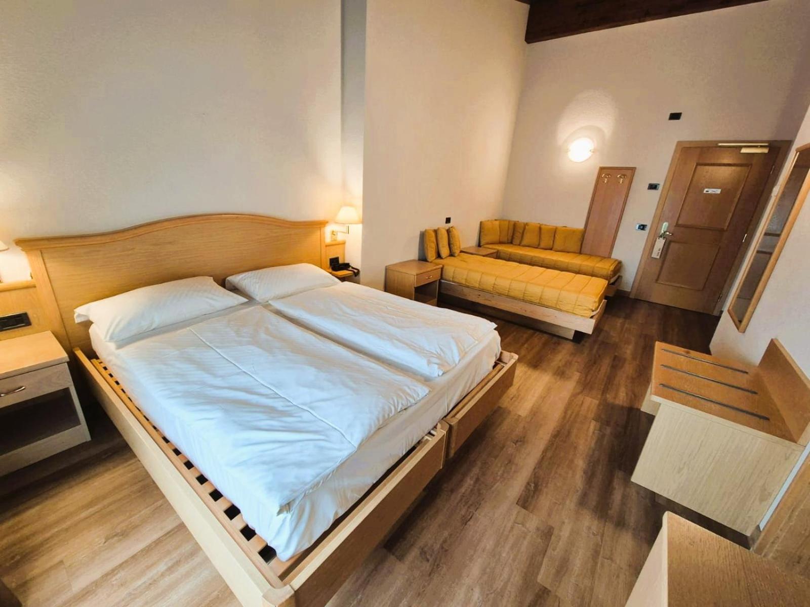 ליביניו Hotel Angelica מראה חיצוני תמונה
