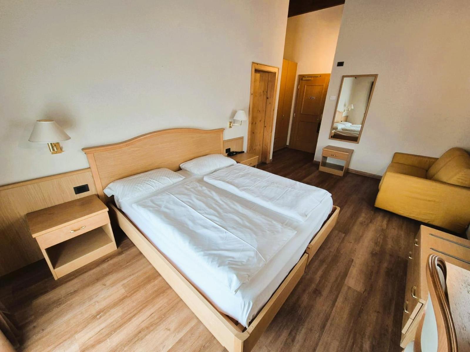 ליביניו Hotel Angelica מראה חיצוני תמונה
