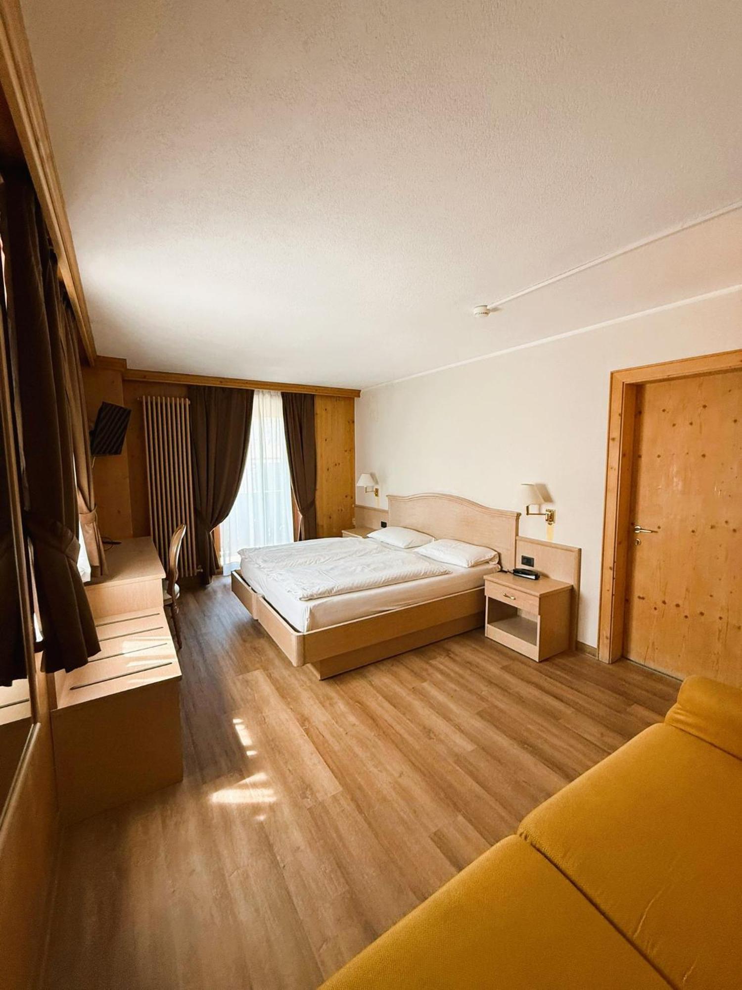 ליביניו Hotel Angelica מראה חיצוני תמונה