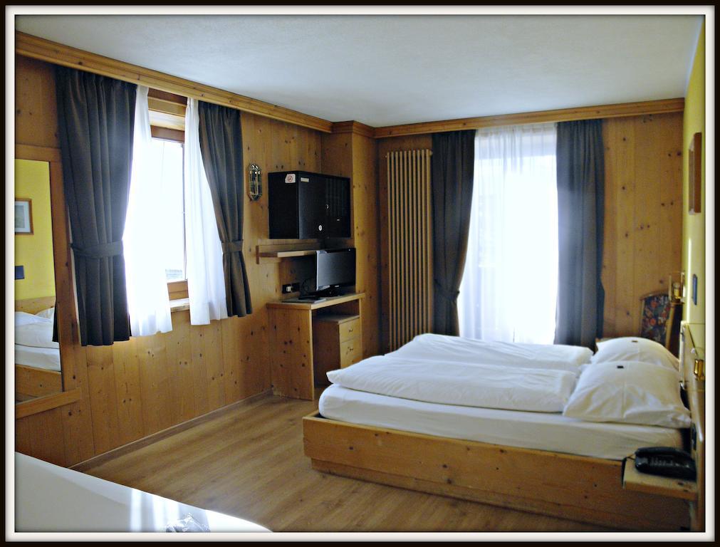 ליביניו Hotel Angelica מראה חיצוני תמונה