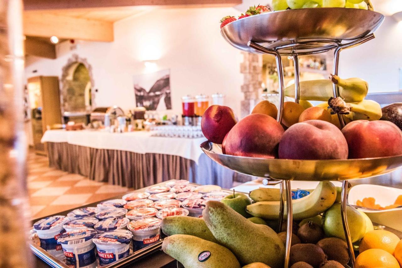 ליביניו Hotel Angelica מראה חיצוני תמונה
