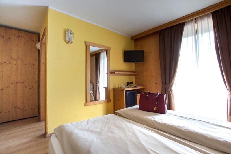 ליביניו Hotel Angelica מראה חיצוני תמונה